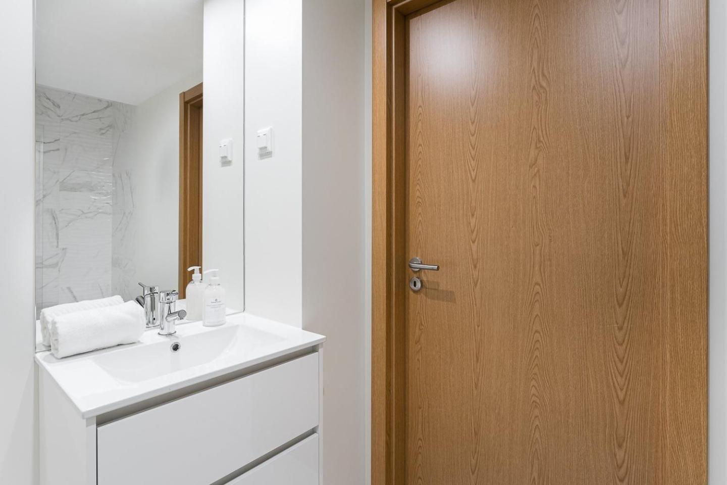 Guestready - Sleek Monochromatic In Bonfim Apartment Porto Exterior foto